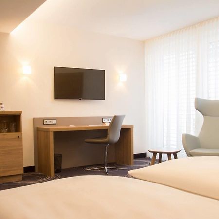 Hotel Rio คาร์ลสรูเฮอ ภายนอก รูปภาพ