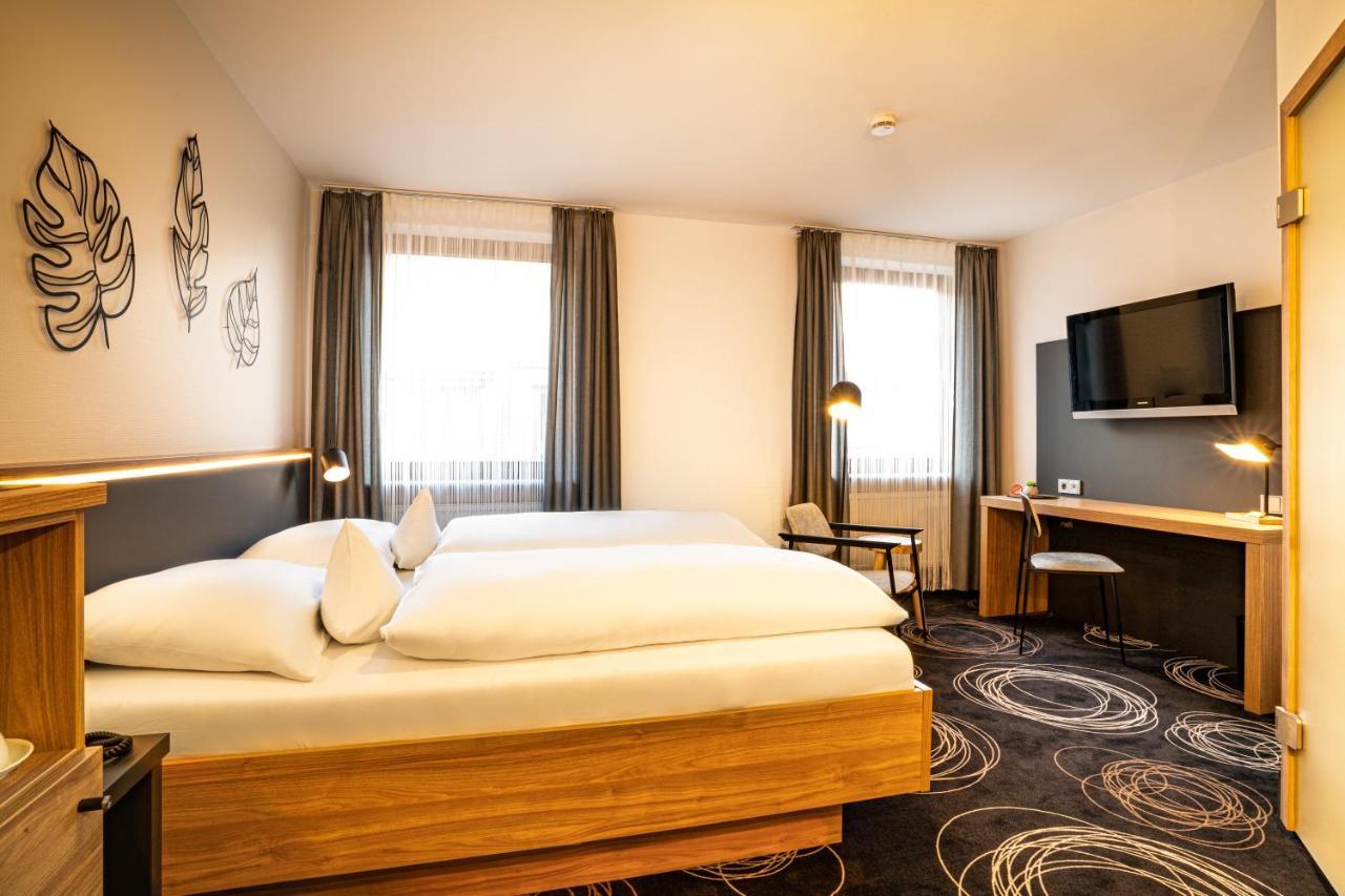 Hotel Rio คาร์ลสรูเฮอ ภายนอก รูปภาพ