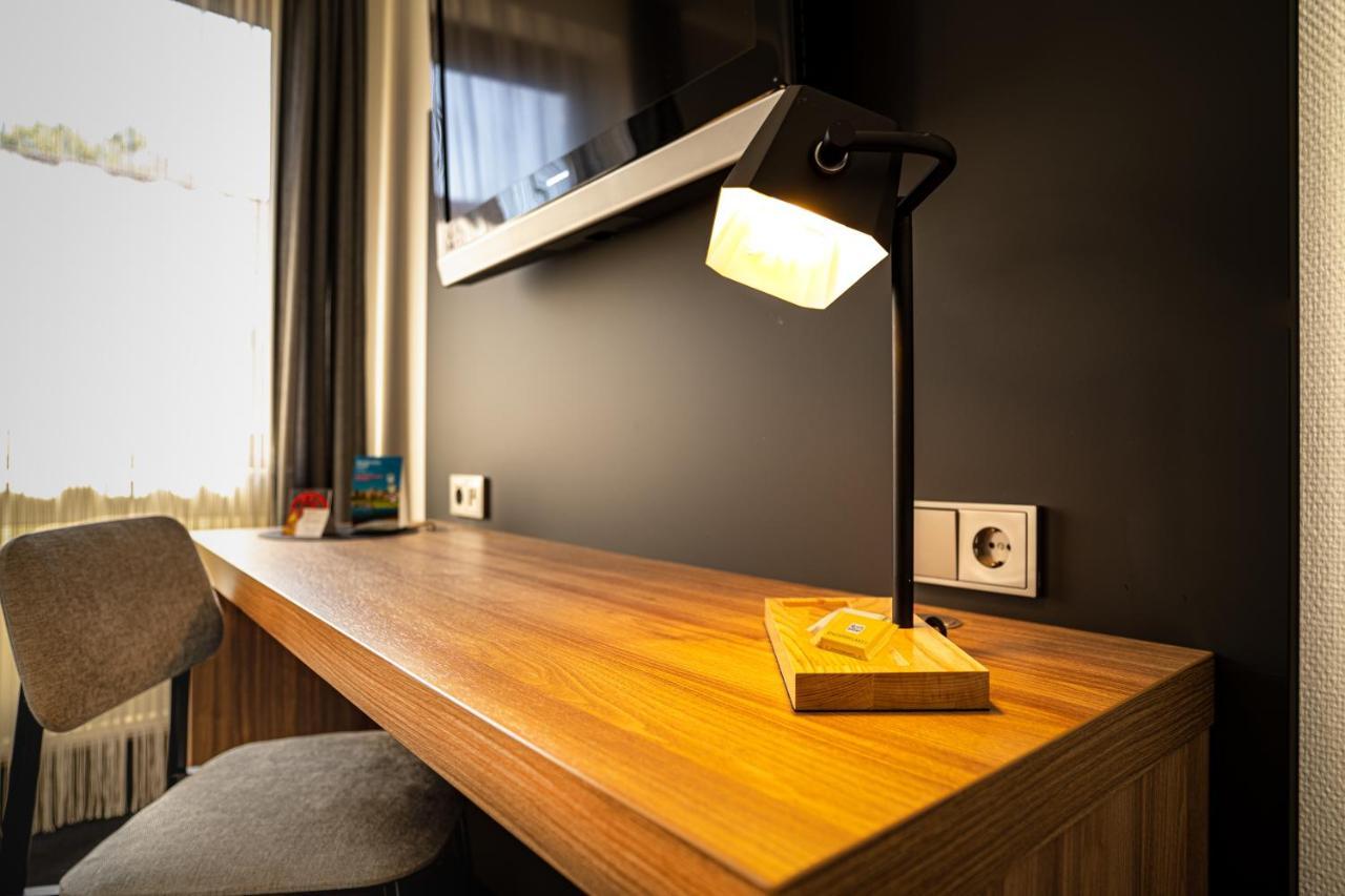 Hotel Rio คาร์ลสรูเฮอ ภายนอก รูปภาพ
