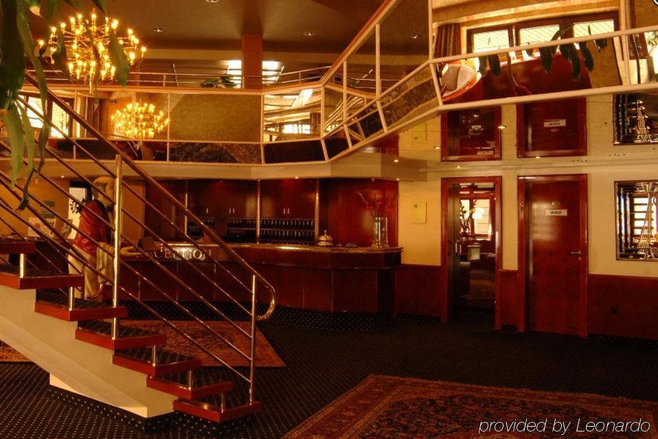 Hotel Rio คาร์ลสรูเฮอ ภายนอก รูปภาพ