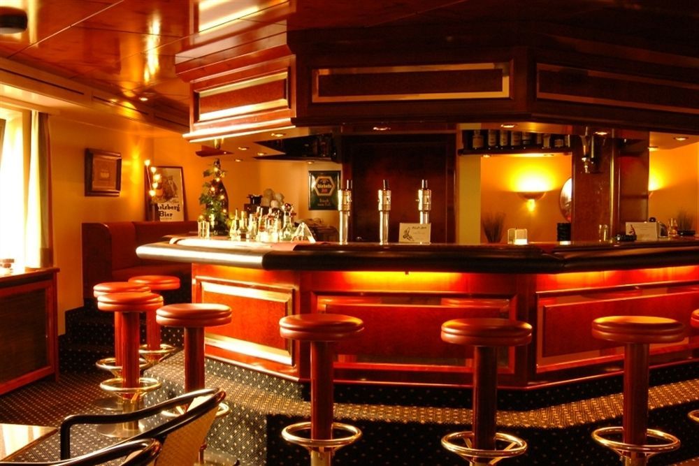 Hotel Rio คาร์ลสรูเฮอ ภายนอก รูปภาพ